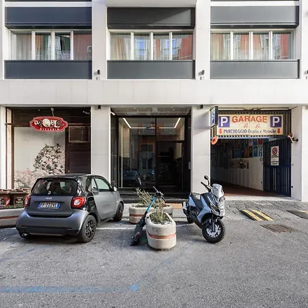 Via Niccolo Tommaseo 4 - 2 * Naples