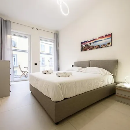 Via Niccolo Tommaseo 4 - 2 Apartment